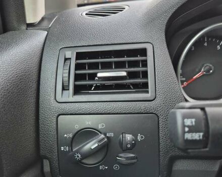 Фиолетовый Форд Си-Макс, объемом двигателя 1.8 л и пробегом 247 тыс. км за 6000 $, фото 15 на Automoto.ua