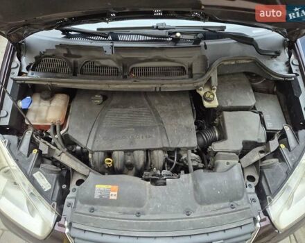 Фиолетовый Форд Си-Макс, объемом двигателя 1.8 л и пробегом 247 тыс. км за 6000 $, фото 22 на Automoto.ua