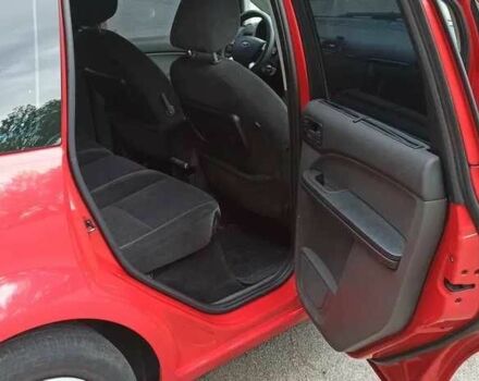 Красный Форд Си-Макс, объемом двигателя 1.6 л и пробегом 350 тыс. км за 3999 $, фото 11 на Automoto.ua