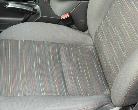 Красный Форд Си-Макс, объемом двигателя 1.6 л и пробегом 208 тыс. км за 5900 $, фото 6 на Automoto.ua