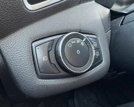 Красный Форд Си-Макс, объемом двигателя 2 л и пробегом 83 тыс. км за 11500 $, фото 16 на Automoto.ua