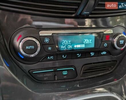 Форд Си-Макс 2013 в Виннице на Automoto.ua Красный Форд Си-Макс, объемом двигателя 2 л и пробегом 129 тыс. км за 10250 $, фото 11 на Automoto.ua