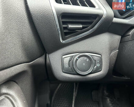 Форд Сі-Макс 2013 у Києві на Automoto.ua Червоний Форд Сі-Макс, об'ємом двигуна 2 л та пробігом 216 тис. км за 8999 $, фото 20 на Automoto.ua