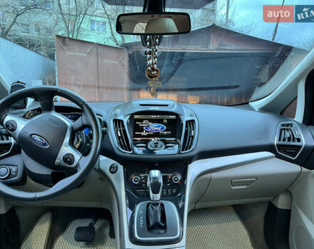 Красный Форд Си-Макс, объемом двигателя 2 л и пробегом 223 тыс. км за 9500 $, фото 4 на Automoto.ua