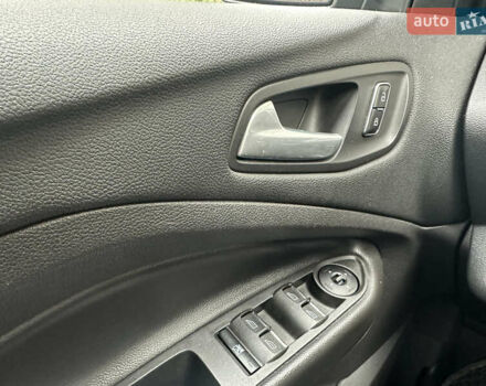 Форд Сі-Макс 2013 у Києві на Automoto.ua Червоний Форд Сі-Макс, об'ємом двигуна 2 л та пробігом 216 тис. км за 8999 $, фото 19 на Automoto.ua