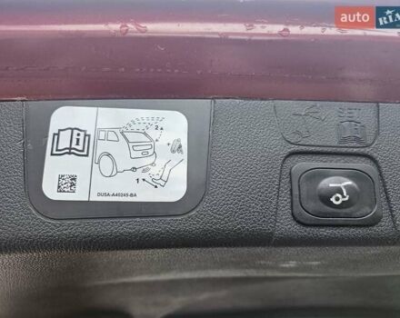 Червоний Форд Сі-Макс, об'ємом двигуна 2 л та пробігом 231 тис. км за 12300 $, фото 19 на Automoto.ua