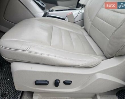 Червоний Форд Сі-Макс, об'ємом двигуна 2 л та пробігом 231 тис. км за 12300 $, фото 11 на Automoto.ua