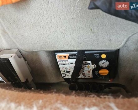 Червоний Форд Сі-Макс, об'ємом двигуна 2 л та пробігом 231 тис. км за 12300 $, фото 18 на Automoto.ua