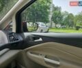 Красный Форд Си-Макс, объемом двигателя 2 л и пробегом 221 тыс. км за 11100 $, фото 2 на Automoto.ua