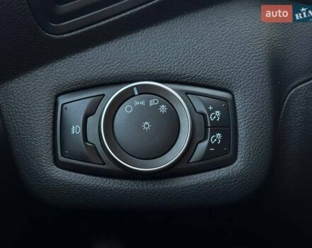 Форд Си-Макс 2016 в Ровно на Automoto.ua Красный Форд Си-Макс, объемом двигателя 2 л и пробегом 177 тыс. км за 13500 $, фото 32 на Automoto.ua