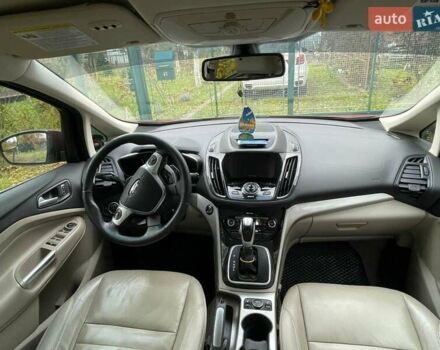 Красный Форд Си-Макс, объемом двигателя 2 л и пробегом 75 тыс. км за 15000 $, фото 6 на Automoto.ua