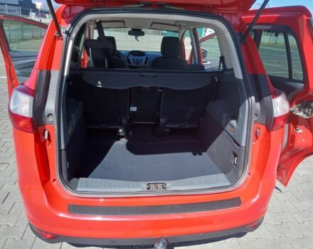 Червоний Форд Сі-Макс, об'ємом двигуна 1.6 л та пробігом 218 тис. км за 8200 $, фото 3 на Automoto.ua