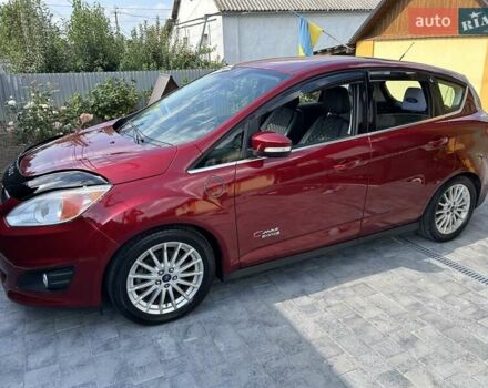 Красный Форд Си-Макс, объемом двигателя 2 л и пробегом 195 тыс. км за 10750 $, фото 1 на Automoto.ua