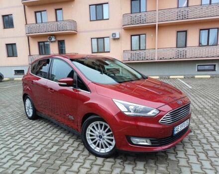 Красный Форд Си-Макс, объемом двигателя 2 л и пробегом 133 тыс. км за 10600 $, фото 1 на Automoto.ua