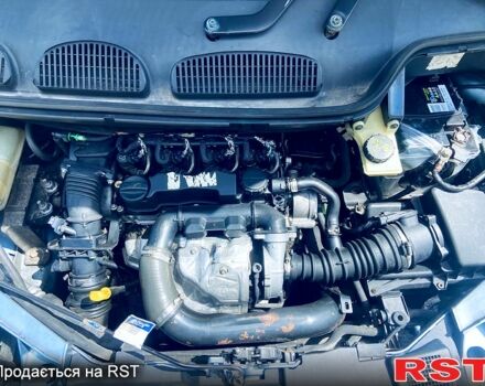 Форд Си-Макс, объемом двигателя 1.6 л и пробегом 220 тыс. км за 3300 $, фото 7 на Automoto.ua