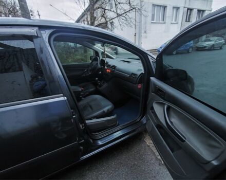 Серый Форд Си-Макс, объемом двигателя 1.6 л и пробегом 331 тыс. км за 5000 $, фото 4 на Automoto.ua