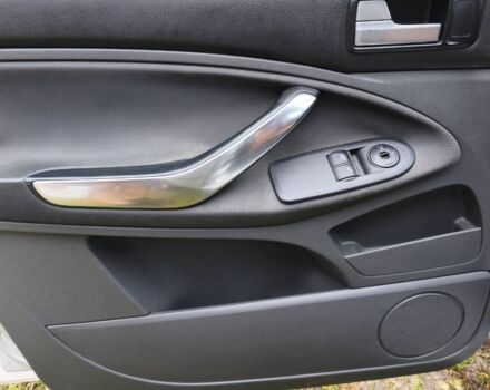 Сірий Форд Сі-Макс, об'ємом двигуна 1.6 л та пробігом 189 тис. км за 5800 $, фото 3 на Automoto.ua