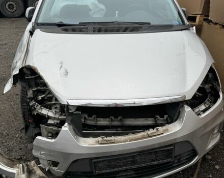 Серый Форд Си-Макс, объемом двигателя 1.6 л и пробегом 330 тыс. км за 3200 $, фото 1 на Automoto.ua