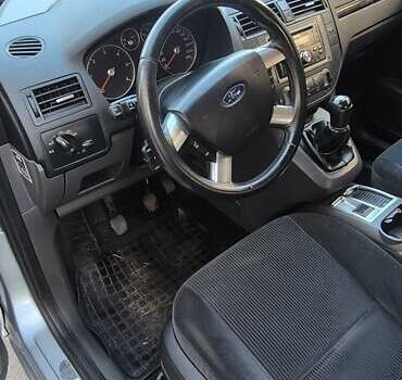 Серый Форд Си-Макс, объемом двигателя 2 л и пробегом 385 тыс. км за 5000 $, фото 3 на Automoto.ua