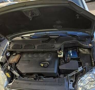 Серый Форд Си-Макс, объемом двигателя 2 л и пробегом 385 тыс. км за 5000 $, фото 7 на Automoto.ua