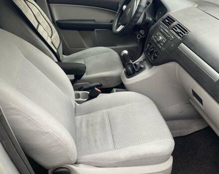 Форд Сі-Макс 2004 у Києві на Automoto.ua Сірий Форд Сі-Макс, об'ємом двигуна 1.6 л та пробігом 350 тис. км за 4000 $, фото 3 на Automoto.ua