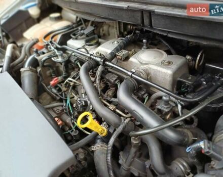 Серый Форд Си-Макс, объемом двигателя 1.75 л и пробегом 300 тыс. км за 3950 $, фото 40 на Automoto.ua