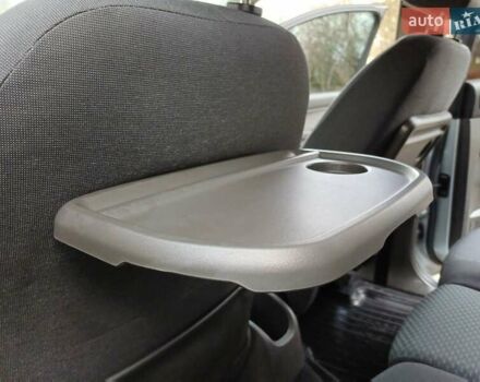 Серый Форд Си-Макс, объемом двигателя 1.75 л и пробегом 300 тыс. км за 3950 $, фото 31 на Automoto.ua