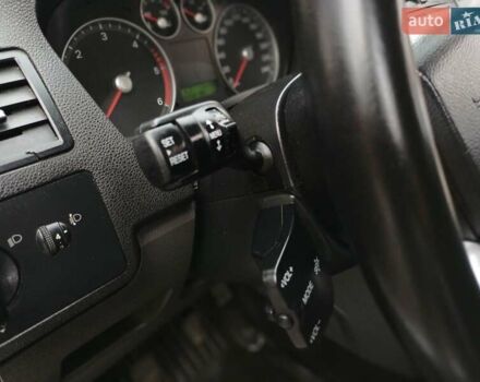 Серый Форд Си-Макс, объемом двигателя 1.75 л и пробегом 300 тыс. км за 3950 $, фото 21 на Automoto.ua