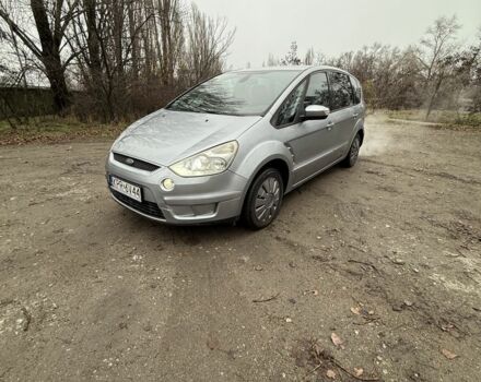 Серый Форд Си-Макс, объемом двигателя 1.8 л и пробегом 180 тыс. км за 2500 $, фото 1 на Automoto.ua