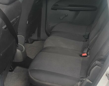 Серый Форд Си-Макс, объемом двигателя 1.6 л и пробегом 218 тыс. км за 4500 $, фото 5 на Automoto.ua