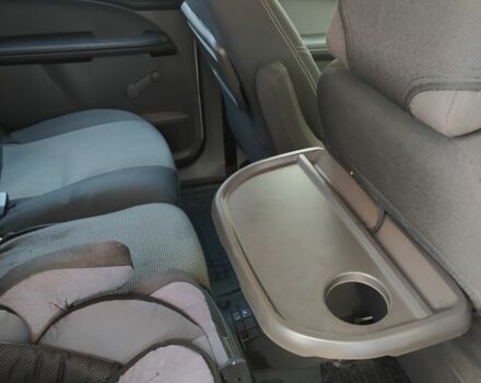 Серый Форд Си-Макс, объемом двигателя 1.6 л и пробегом 330 тыс. км за 3950 $, фото 6 на Automoto.ua