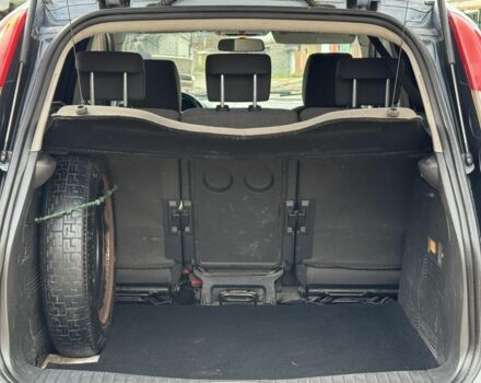 Серый Форд Си-Макс, объемом двигателя 1.6 л и пробегом 300 тыс. км за 3550 $, фото 8 на Automoto.ua