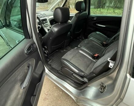 Серый Форд Си-Макс, объемом двигателя 1.8 л и пробегом 180 тыс. км за 2500 $, фото 6 на Automoto.ua