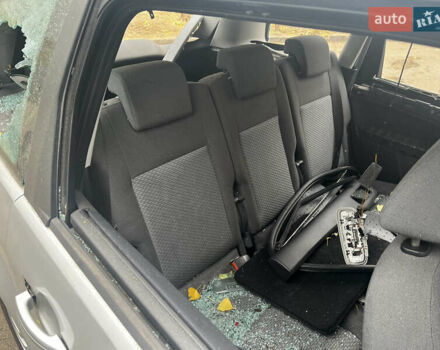Сірий Форд Сі-Макс, об'ємом двигуна 1.6 л та пробігом 203 тис. км за 1900 $, фото 5 на Automoto.ua