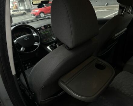 Серый Форд Си-Макс, объемом двигателя 1.6 л и пробегом 252 тыс. км за 2350 $, фото 16 на Automoto.ua