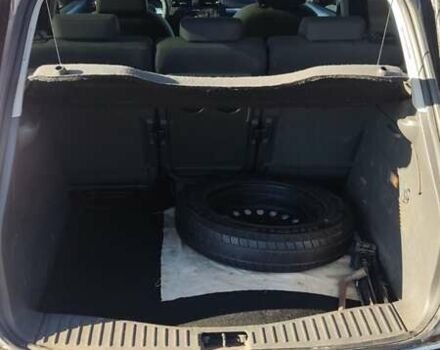 Серый Форд Си-Макс, объемом двигателя 1.6 л и пробегом 250 тыс. км за 5099 $, фото 4 на Automoto.ua