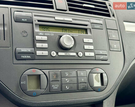 Сірий Форд Сі-Макс, об'ємом двигуна 1.8 л та пробігом 216 тис. км за 4700 $, фото 16 на Automoto.ua