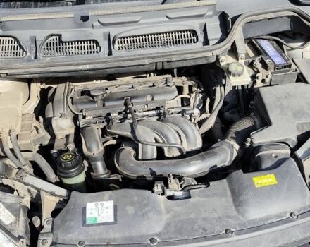 Серый Форд Си-Макс, объемом двигателя 1.6 л и пробегом 243 тыс. км за 4600 $, фото 8 на Automoto.ua