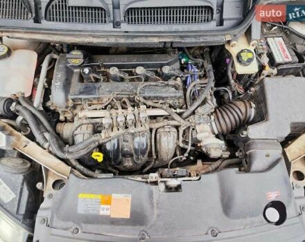 Серый Форд Си-Макс, объемом двигателя 1.8 л и пробегом 330 тыс. км за 6500 $, фото 3 на Automoto.ua