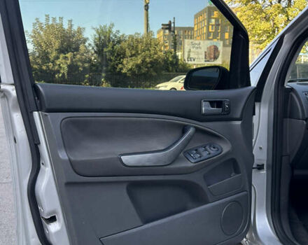 Сірий Форд Сі-Макс, об'ємом двигуна 2 л та пробігом 225 тис. км за 5900 $, фото 20 на Automoto.ua