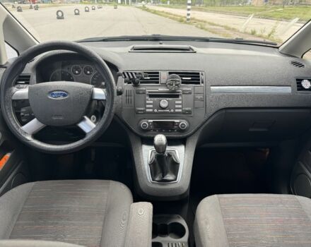 Серый Форд Си-Макс, объемом двигателя 1.6 л и пробегом 196 тыс. км за 5000 $, фото 2 на Automoto.ua