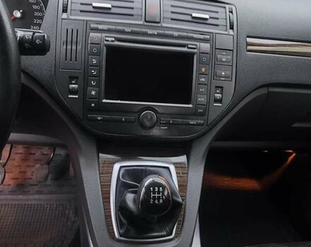 Серый Форд Си-Макс, объемом двигателя 1.8 л и пробегом 292 тыс. км за 6000 $, фото 2 на Automoto.ua