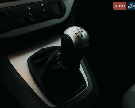 Серый Форд Си-Макс, объемом двигателя 1.6 л и пробегом 218 тыс. км за 5300 $, фото 24 на Automoto.ua