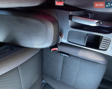 Сірий Форд Сі-Макс, об'ємом двигуна 1.75 л та пробігом 360 тис. км за 5000 $, фото 14 на Automoto.ua