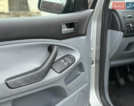 Сірий Форд Сі-Макс, об'ємом двигуна 1.6 л та пробігом 239 тис. км за 5800 $, фото 19 на Automoto.ua
