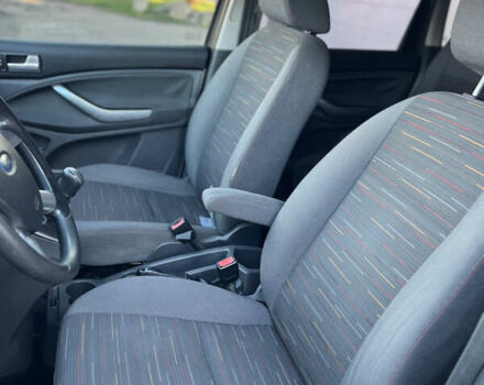 Серый Форд Си-Макс, объемом двигателя 1.6 л и пробегом 288 тыс. км за 5999 $, фото 8 на Automoto.ua