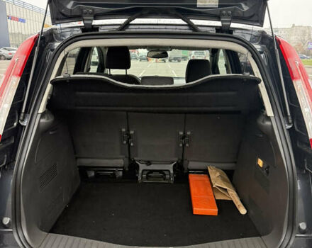 Серый Форд Си-Макс, объемом двигателя 2 л и пробегом 245 тыс. км за 5500 $, фото 6 на Automoto.ua