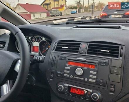 Серый Форд Си-Макс, объемом двигателя 2 л и пробегом 187 тыс. км за 5800 $, фото 30 на Automoto.ua