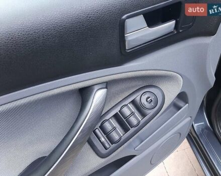 Сірий Форд Сі-Макс, об'ємом двигуна 1.6 л та пробігом 223 тис. км за 4700 $, фото 16 на Automoto.ua