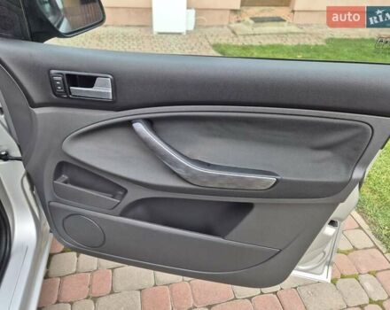 Сірий Форд Сі-Макс, об'ємом двигуна 1.6 л та пробігом 195 тис. км за 5850 $, фото 41 на Automoto.ua